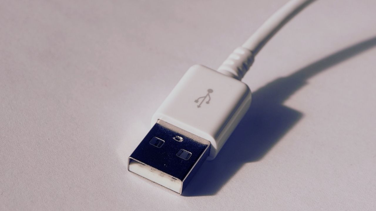 cara kerja kabel USB